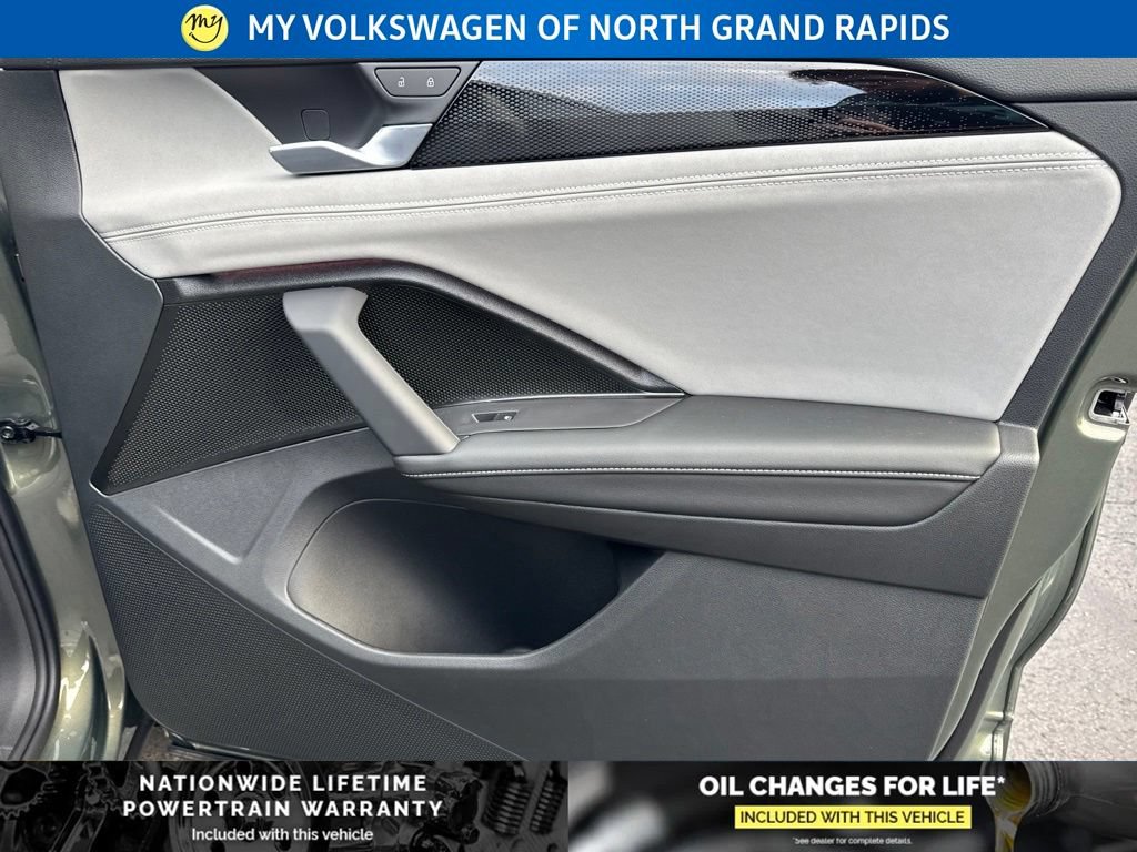 New 2026 Volkswagen Tiguan SE R-Line AWD/4WD image 21