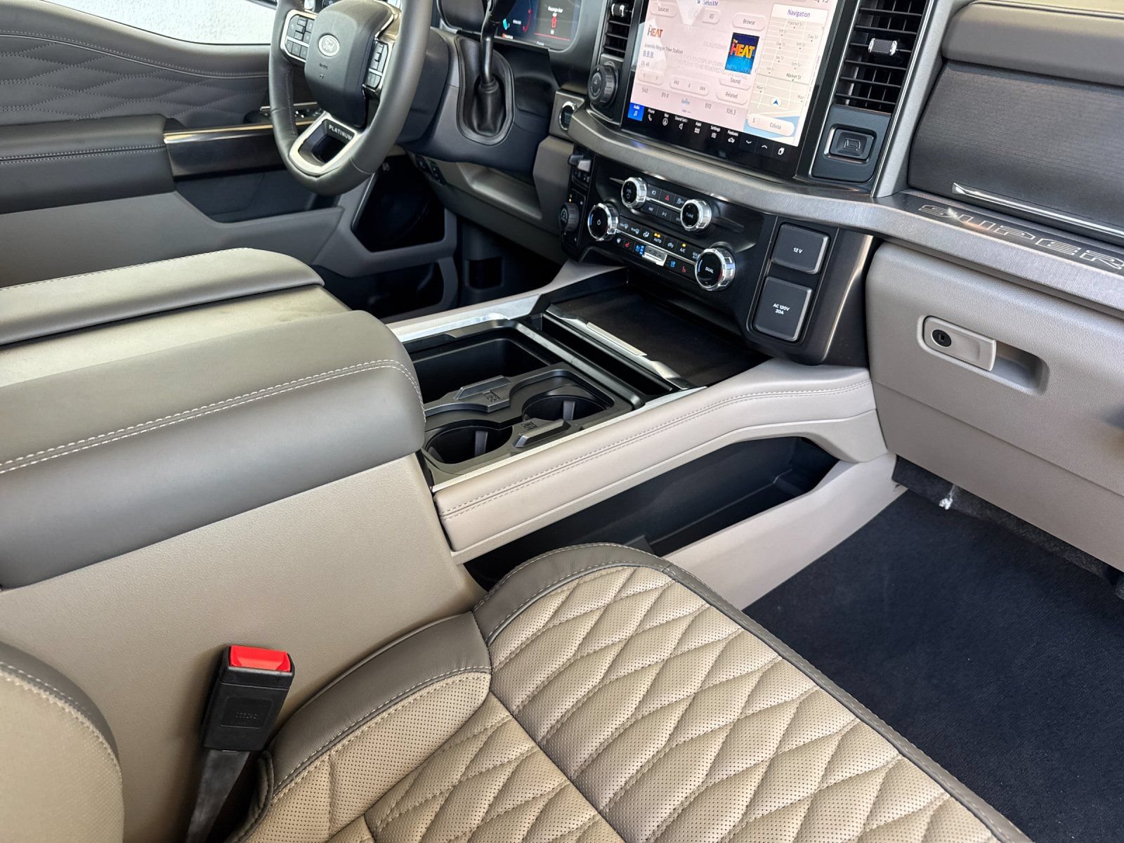 New 2026 Ford F250 Platinum w/ Platinum Plus Package AWD/4WD image 16