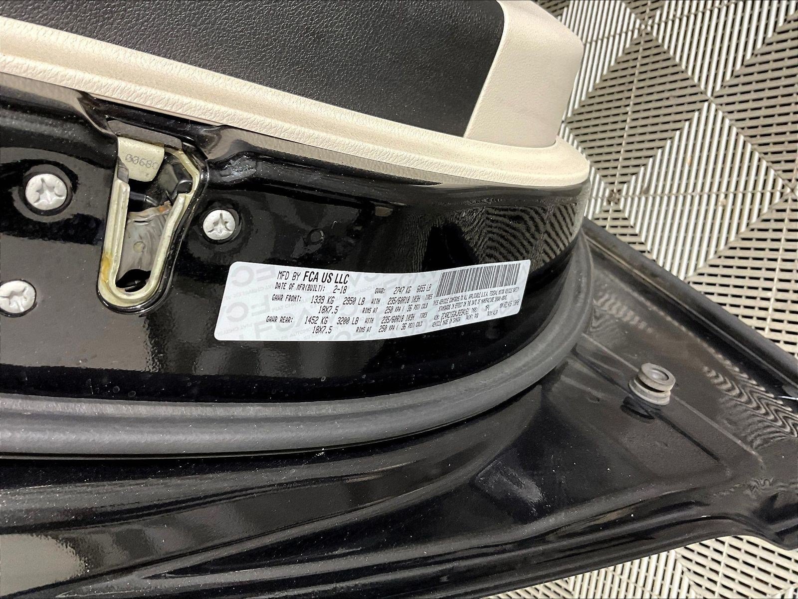 Used 2018 Chrysler Pacifica Limited FWD image 19