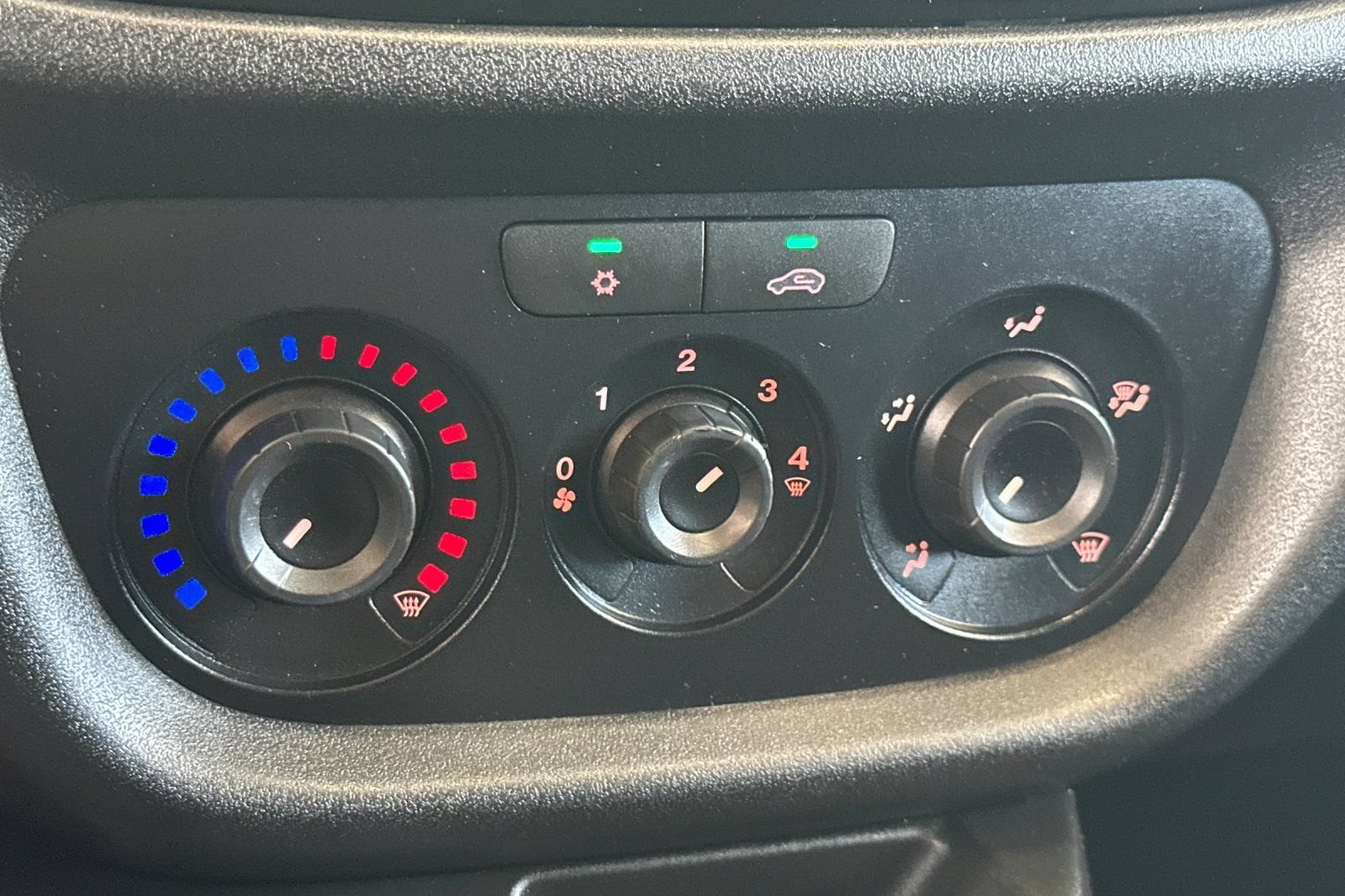 Used 2018 RAM ProMaster City SLT FWD image 18
