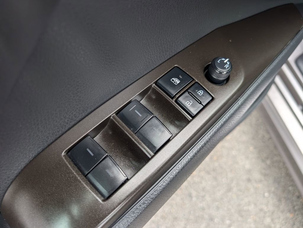 Used 2023 Toyota Camry SE FWD image 14