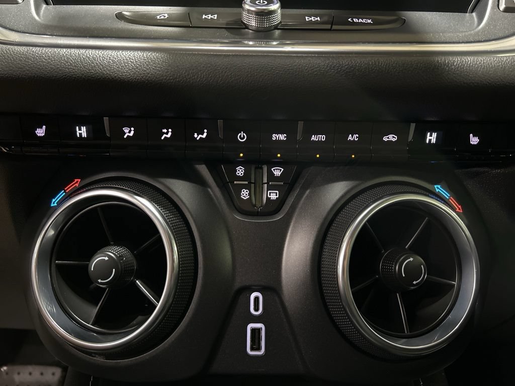 Used 2023 Chevrolet Blazer LT w/ Midnight/Sport Edition FWD image 34