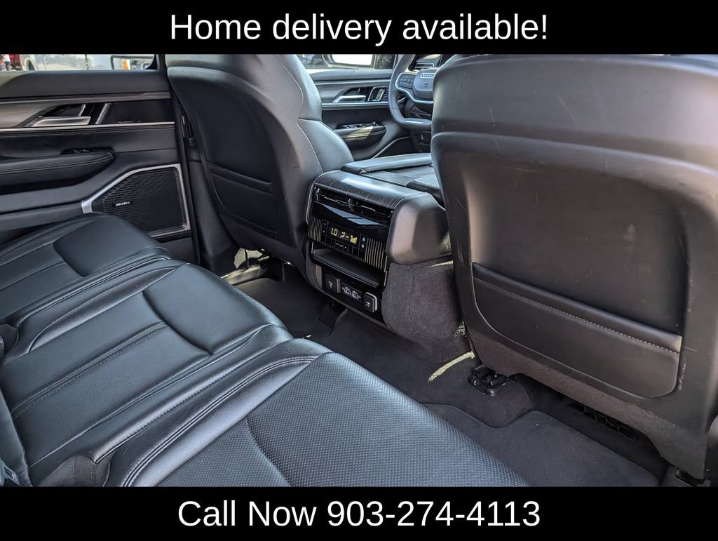 Used 2024 Jeep Wagoneer L Series II w/ Flexible Seating Group AWD/4WD image 32