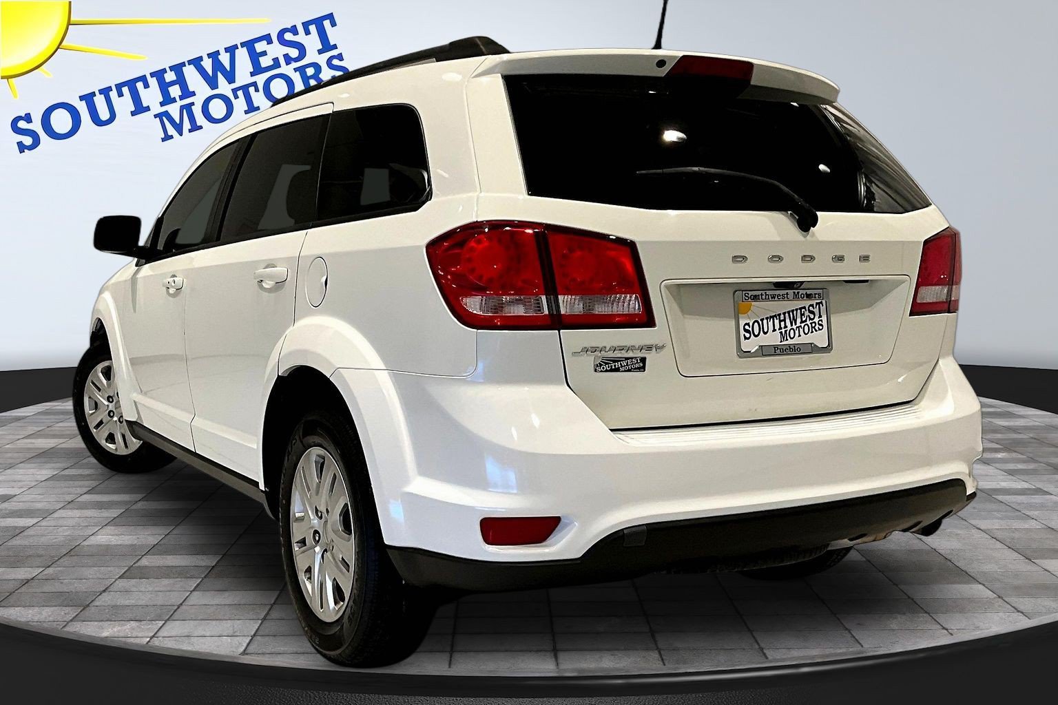Used 2019 Dodge Journey SE w/ Connectivity Group FWD image 5