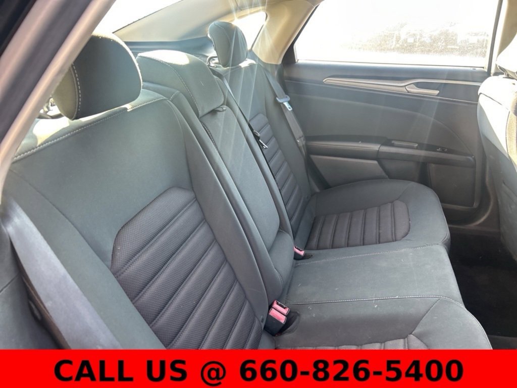 Used 2017 Ford Fusion SE image 10