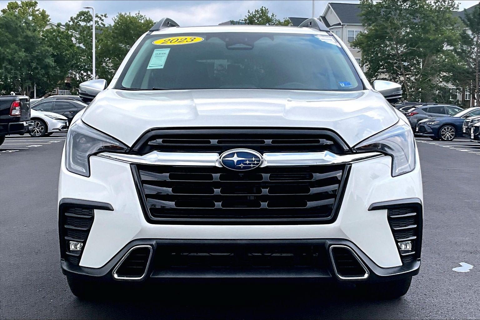 Used 2023 Subaru Ascent Touring AWD/4WD image 3