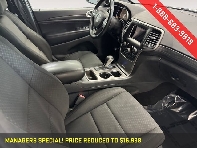 Used 2019 Jeep Grand Cherokee Laredo image 4
