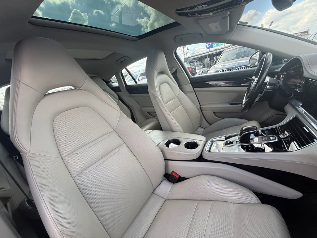 Used 2018 Porsche Panamera 4S image 25