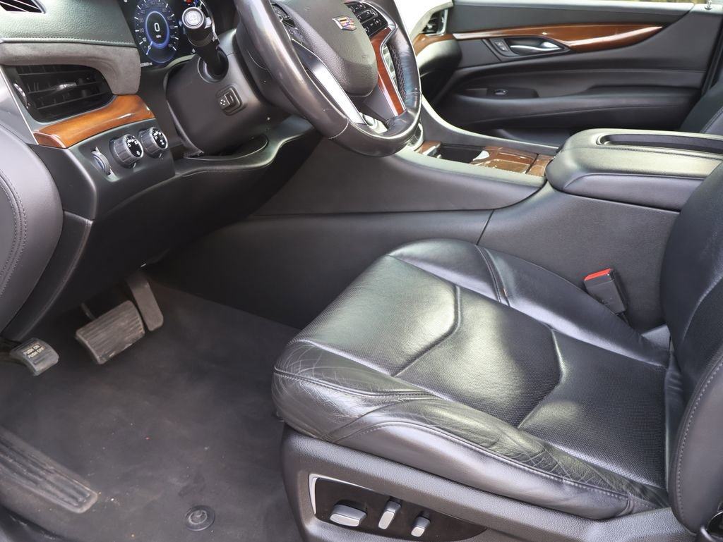 Used 2019 Cadillac Escalade 4WD w/ LPO, Radiant Package image 20