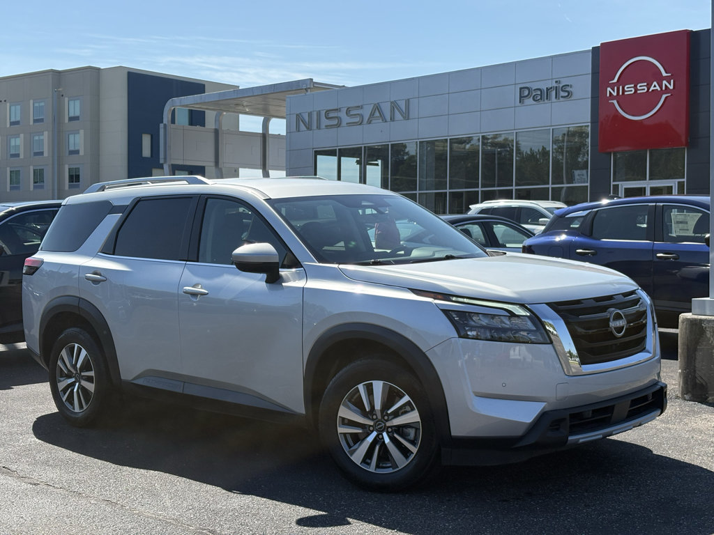 Used 2025 Nissan Pathfinder SL FWD image 1