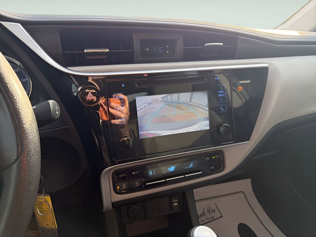 Used 2017 Toyota Corolla L image 24