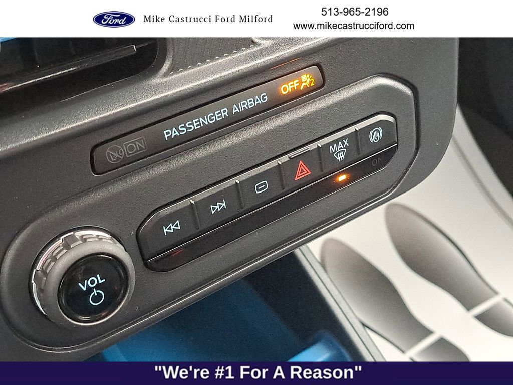 Certified 2025 Ford Maverick XLT w/ XLT Luxury Package image 18