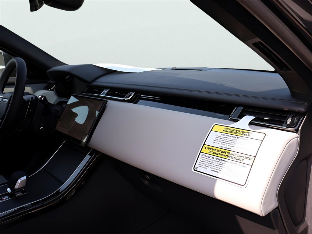 New 2026 Land Rover Range Rover Velar Dynamic SE image 10