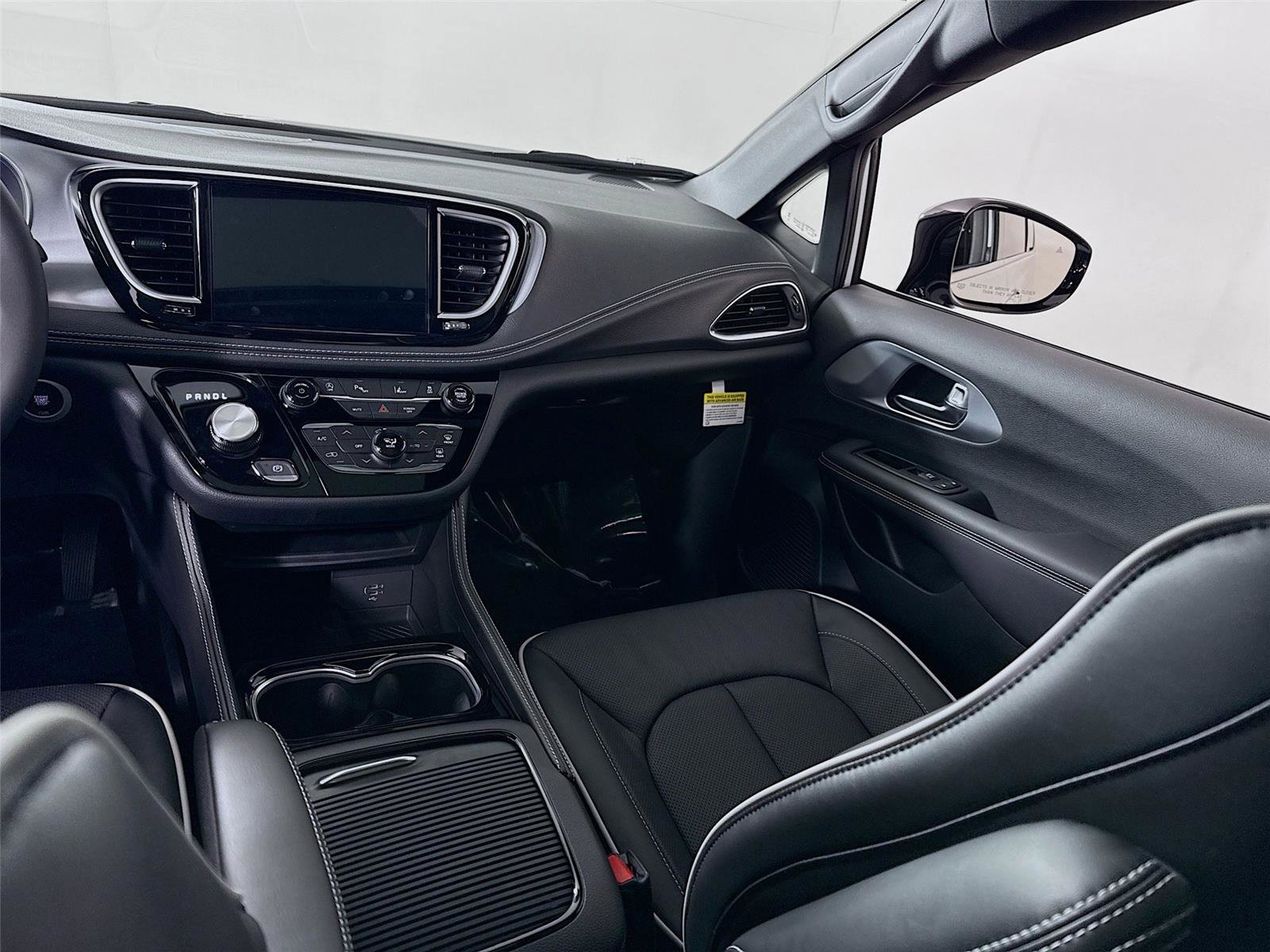 New 2026 Chrysler Pacifica Limited w/ Trailer Tow Group image 18