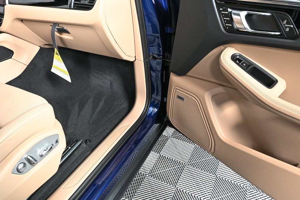 New 2026 Porsche Macan image 27