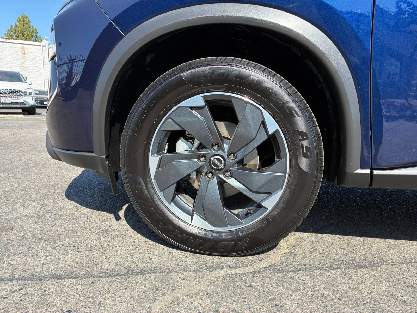 Used 2025 Nissan Rogue SV AWD/4WD image 31