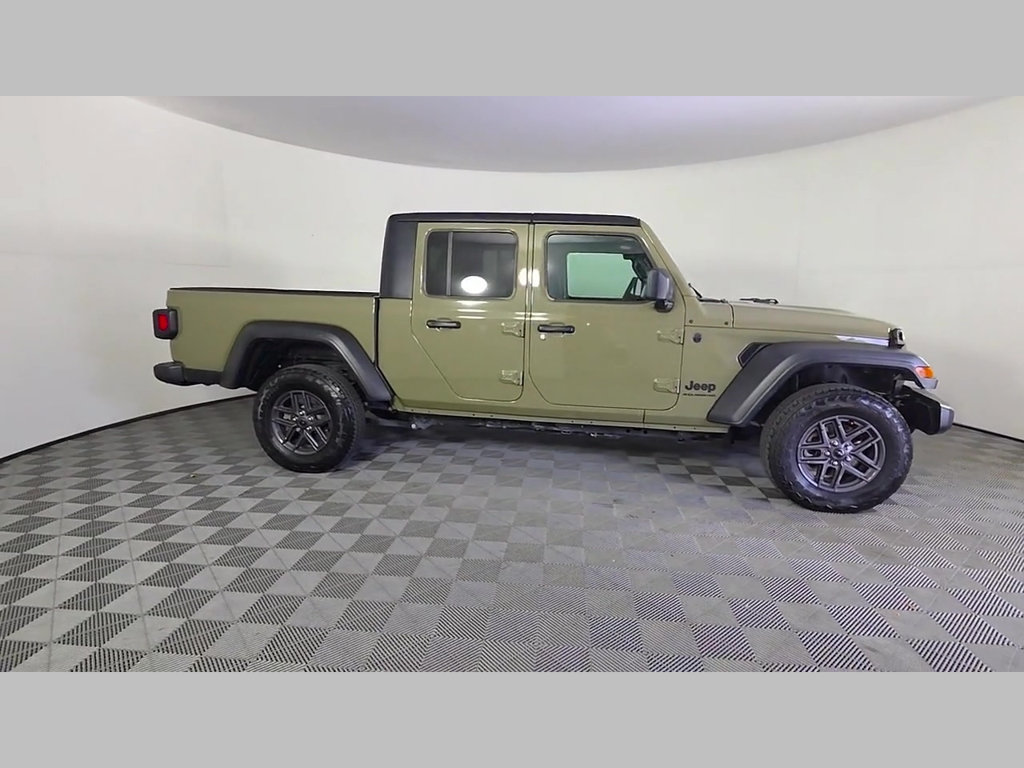 Used 2026 Jeep Gladiator Sport AWD/4WD image 35