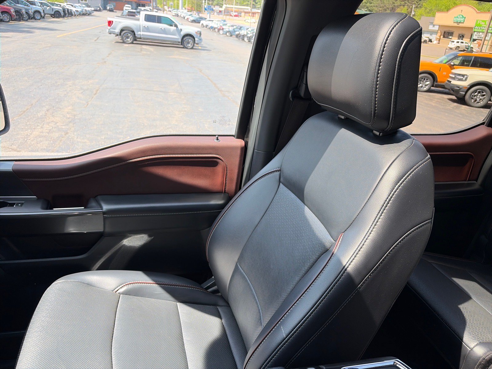 Used 2021 Ford F150 Lariat w/ Equipment Group 502A High AWD/4WD image 18