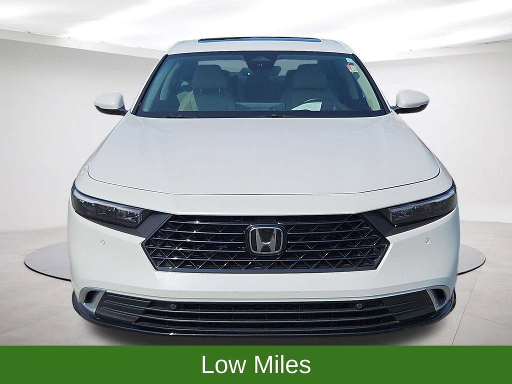 Used 2023 Honda Accord Touring image 2