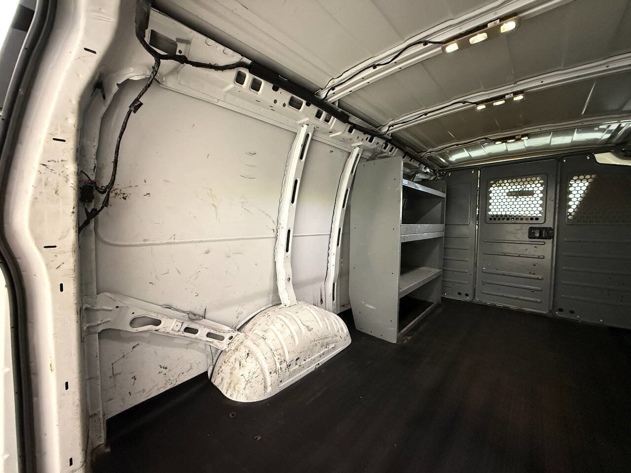 Used 2017 Chevrolet Express 2500 image 71