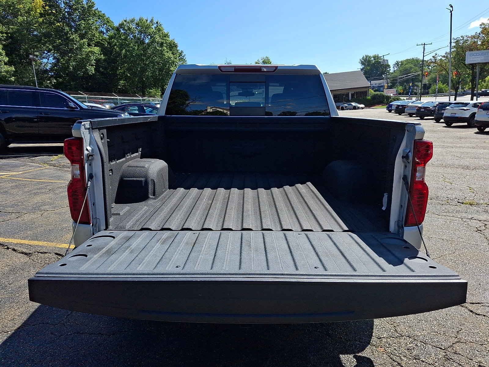 Used 2022 Chevrolet Silverado 1500 LT w/ Safety Package AWD/4WD image 30