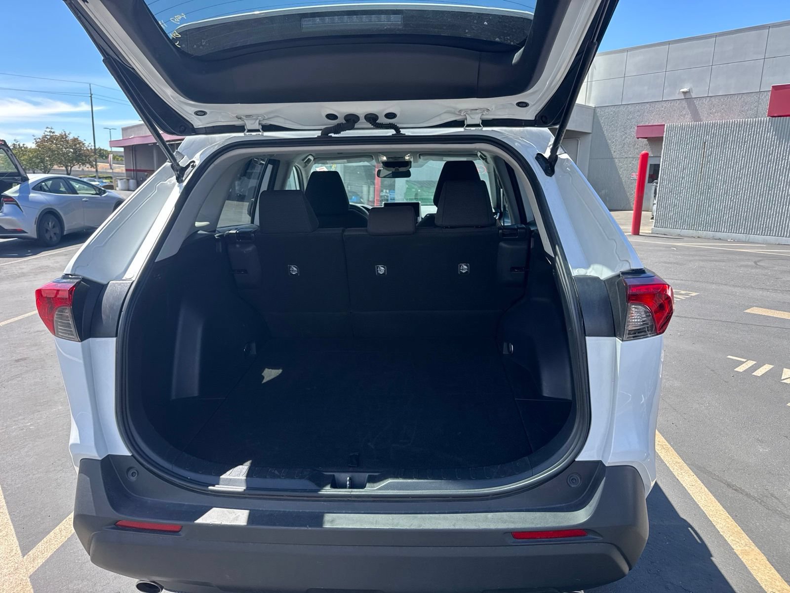 Certified 2025 Toyota RAV4 LE AWD/4WD image 16