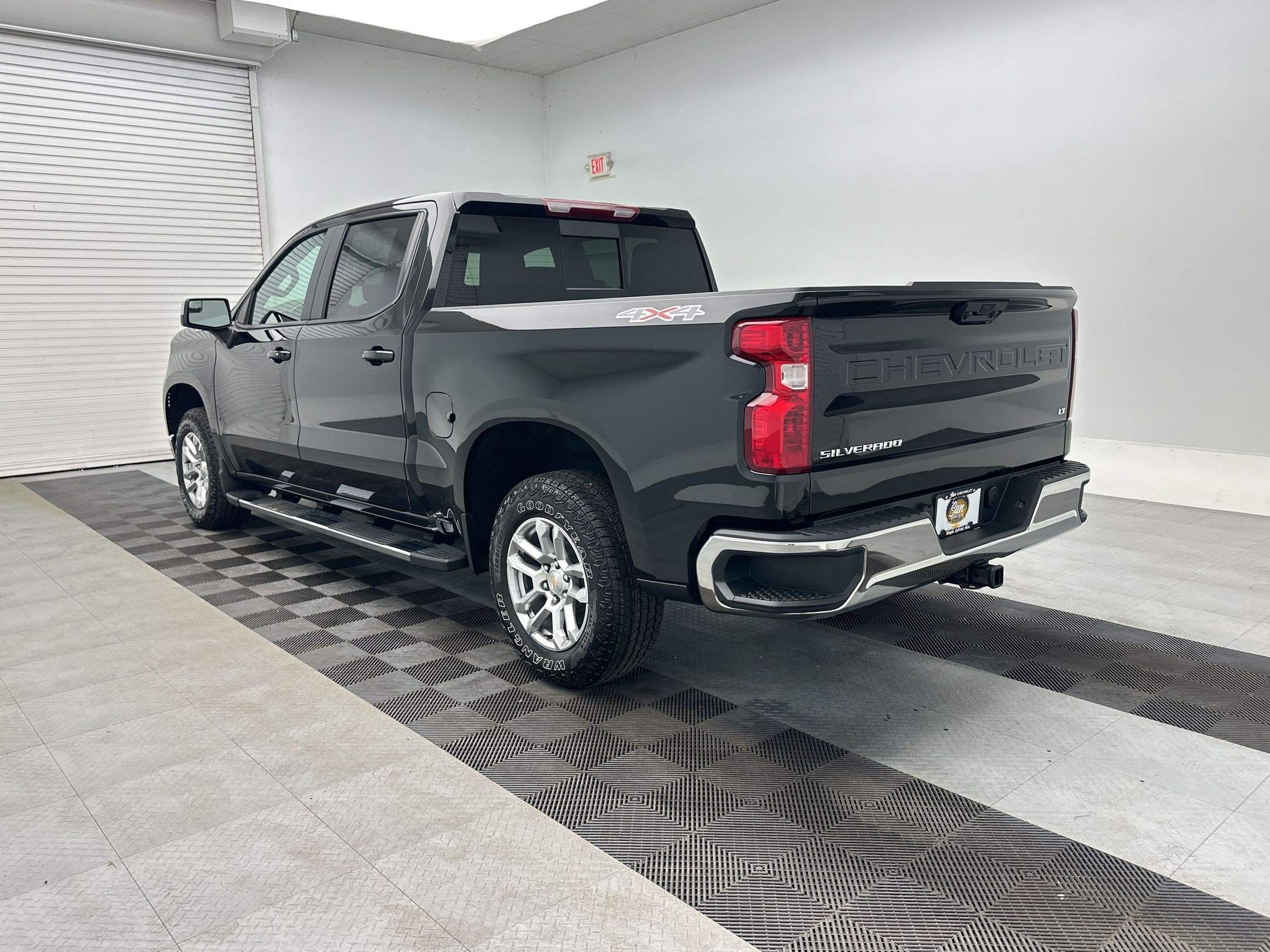New 2026 Chevrolet Silverado 1500 LT w/ Leather Package AWD/4WD image 3