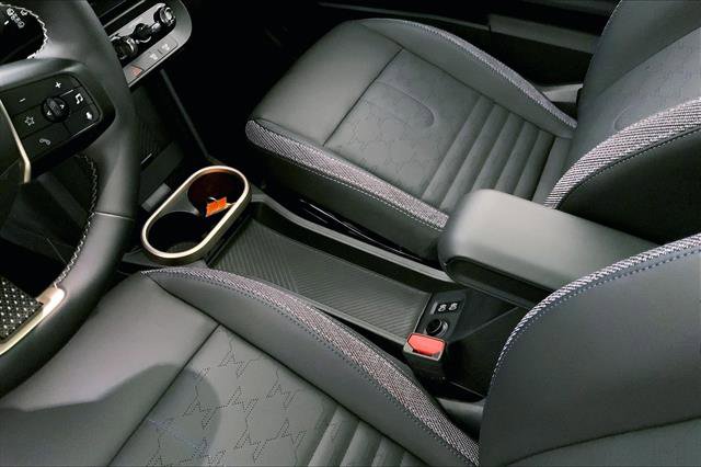 Certified 2025 MINI Cooper 2-Door Hardtop image 22