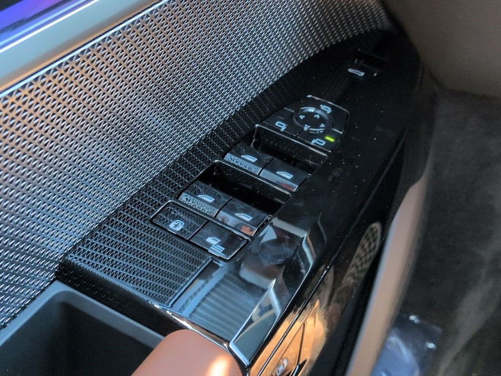 New 2026 BMW 750e xDrive AWD/4WD image 24