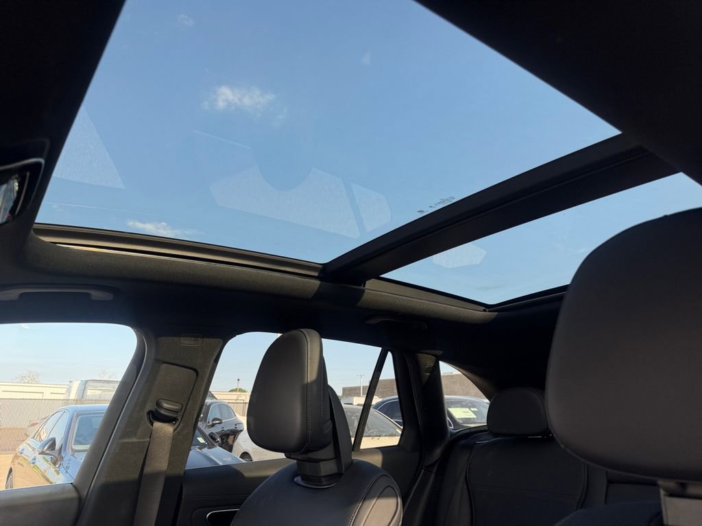 Used 2024 Mercedes-Benz GLC 300 image 17