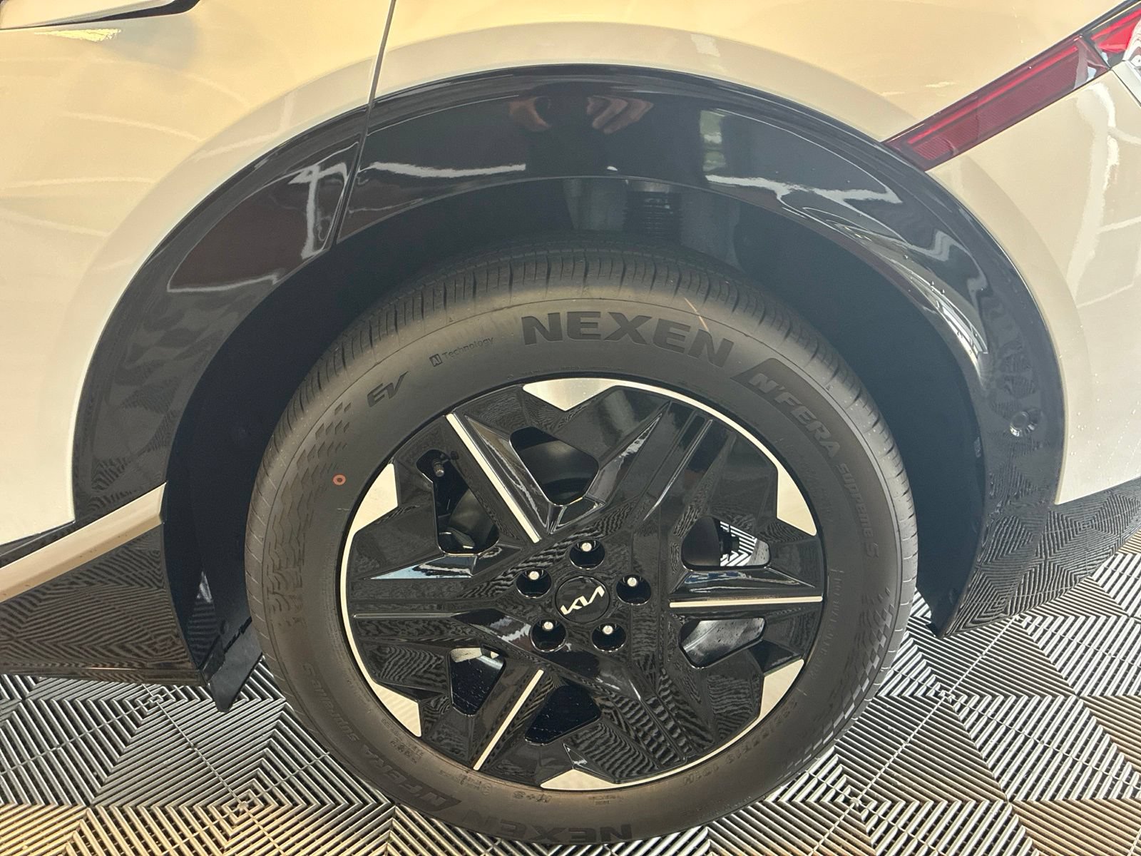 New 2026 Kia EV6 Wind AWD/4WD image 7