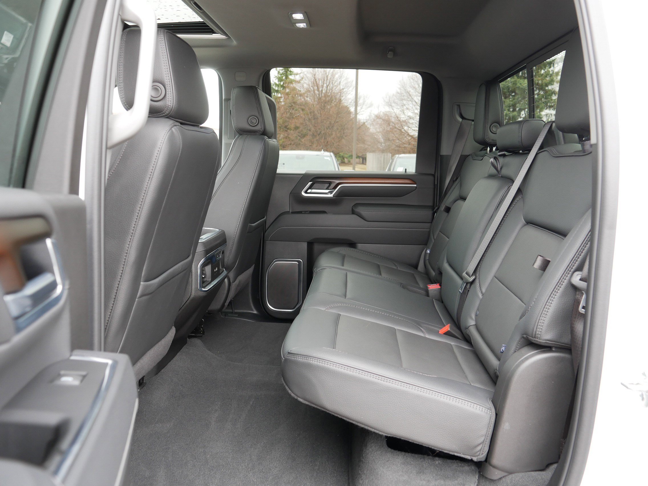 Used 2025 GMC Sierra 3500 Denali w/ Denali Reserve Package image 36