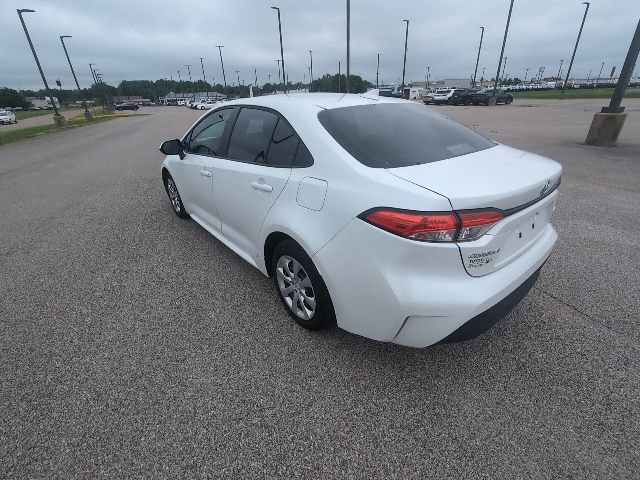 Used 2025 Toyota Corolla LE FWD image 8