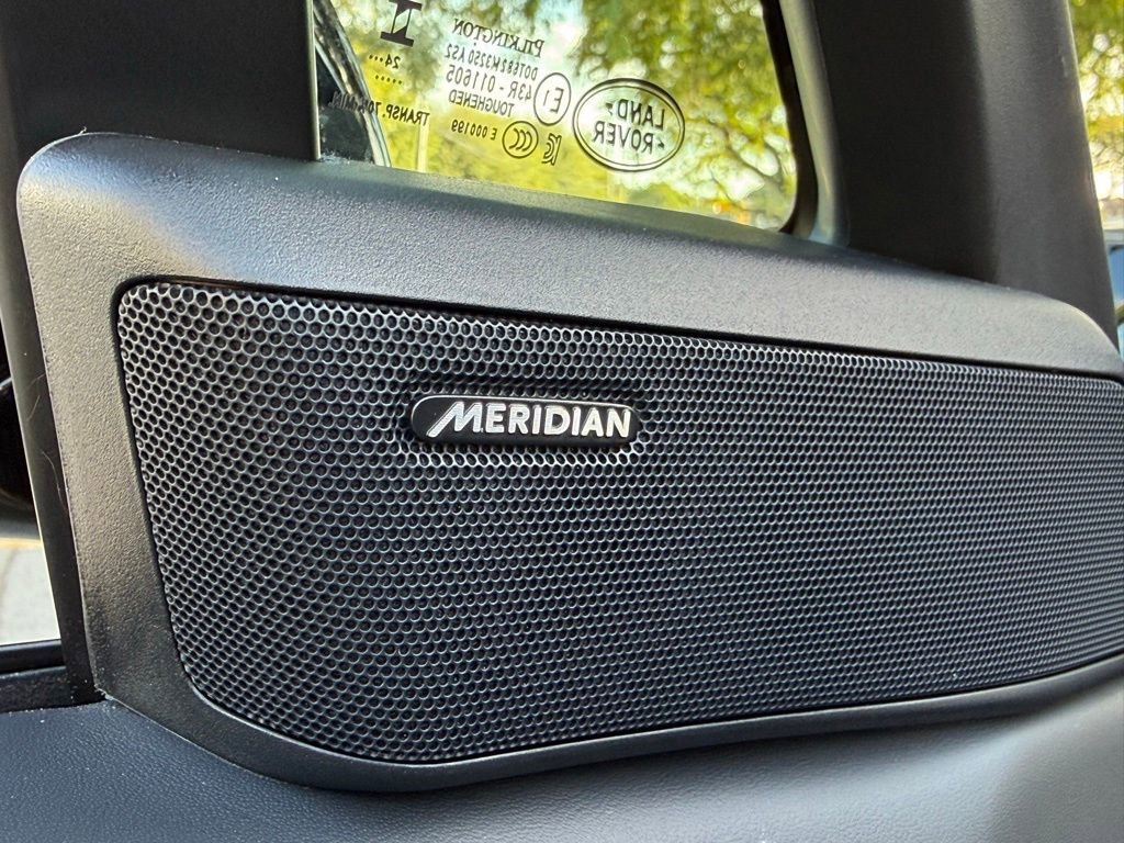 Used 2025 Land Rover Range Rover Sport SE image 26