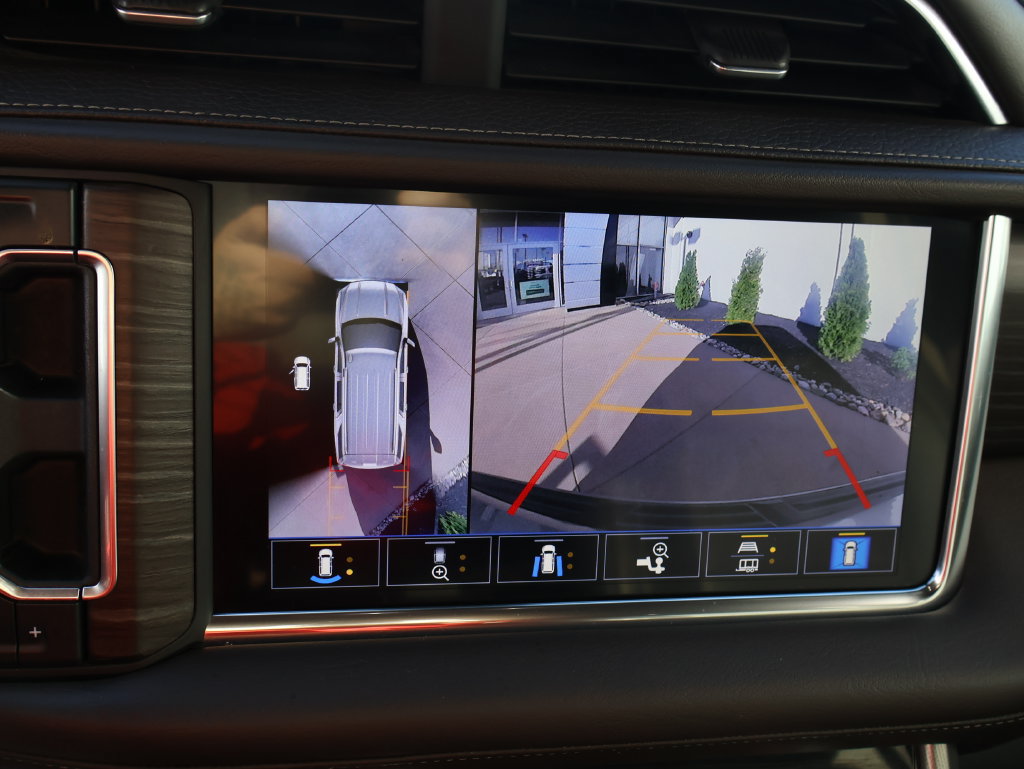 Used 2021 GMC Yukon Denali AWD/4WD image 29
