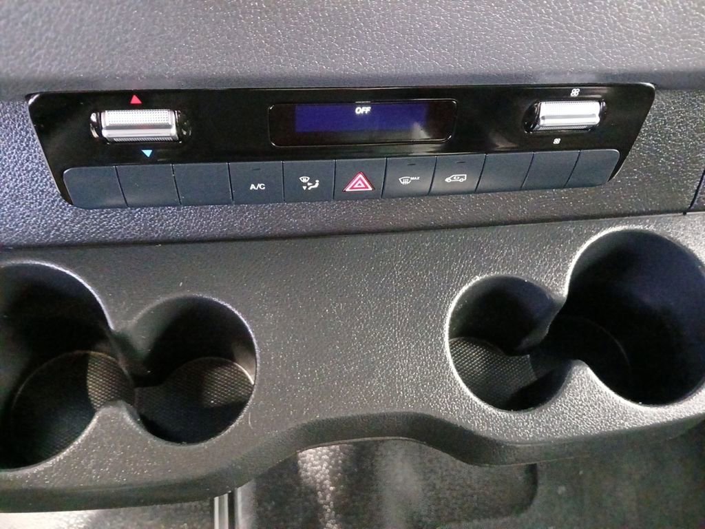 Used 2021 Mercedes-Benz Sprinter 2500 image 4