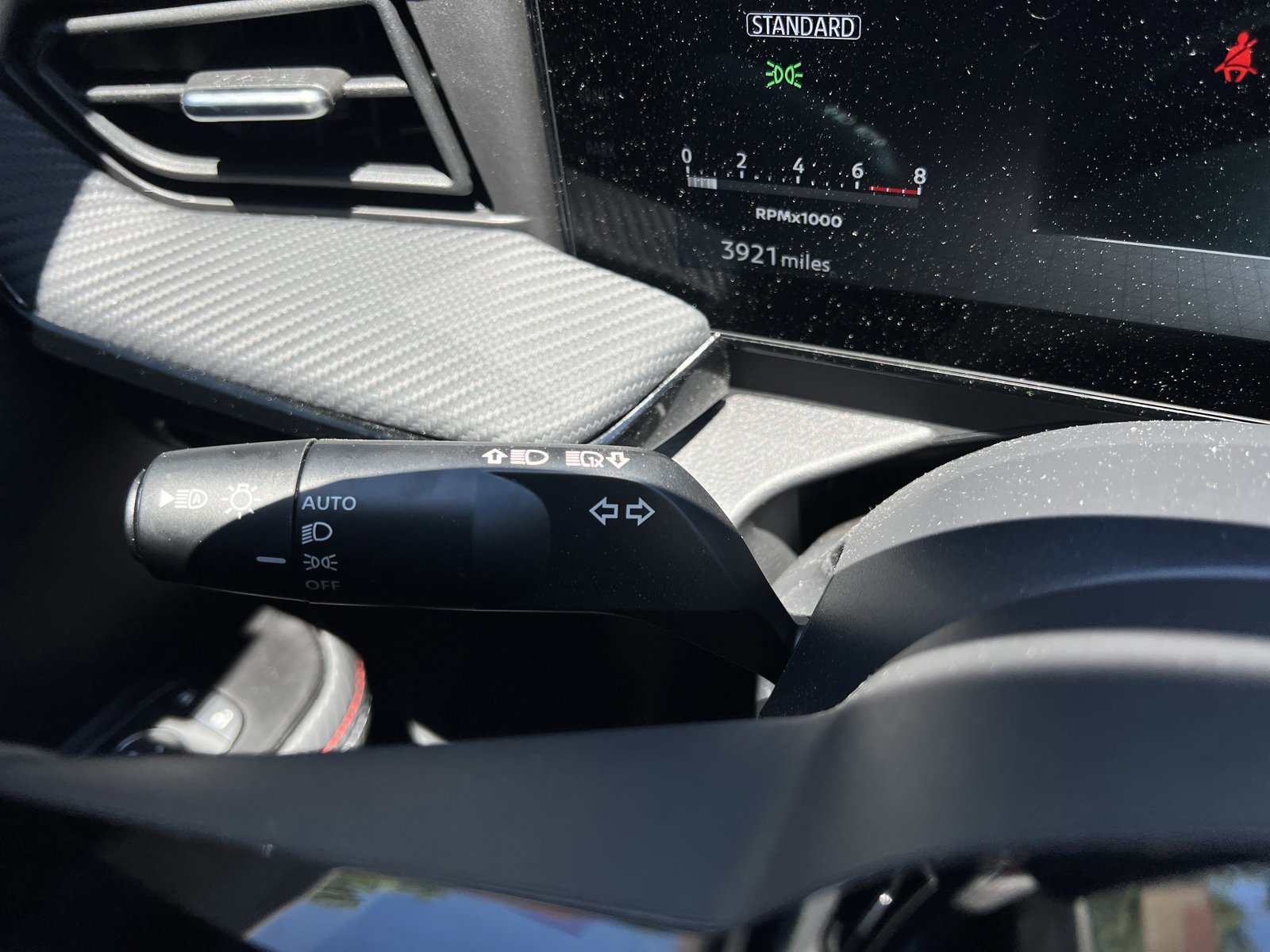 Certified 2025 Nissan Kicks SR AWD/4WD image 9