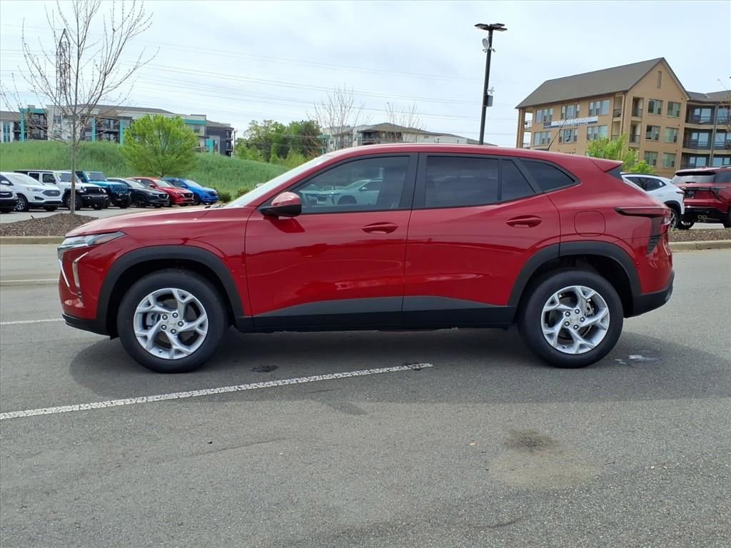 New 2026 Chevrolet Trax LS w/ LS Convenience Package FWD image 30