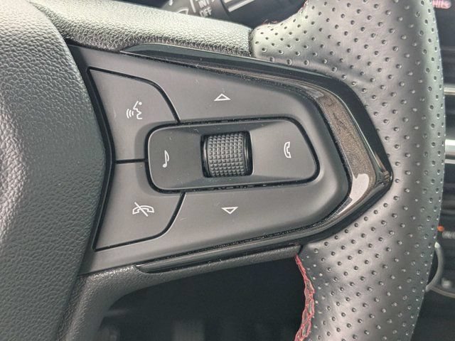 Used 2024 Chevrolet Trax RS w/ Sunroof Package FWD image 24