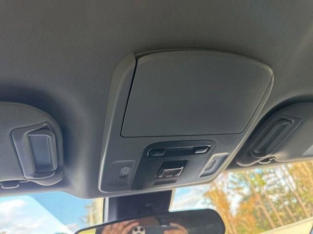 Used 2021 Toyota Camry SE image 28