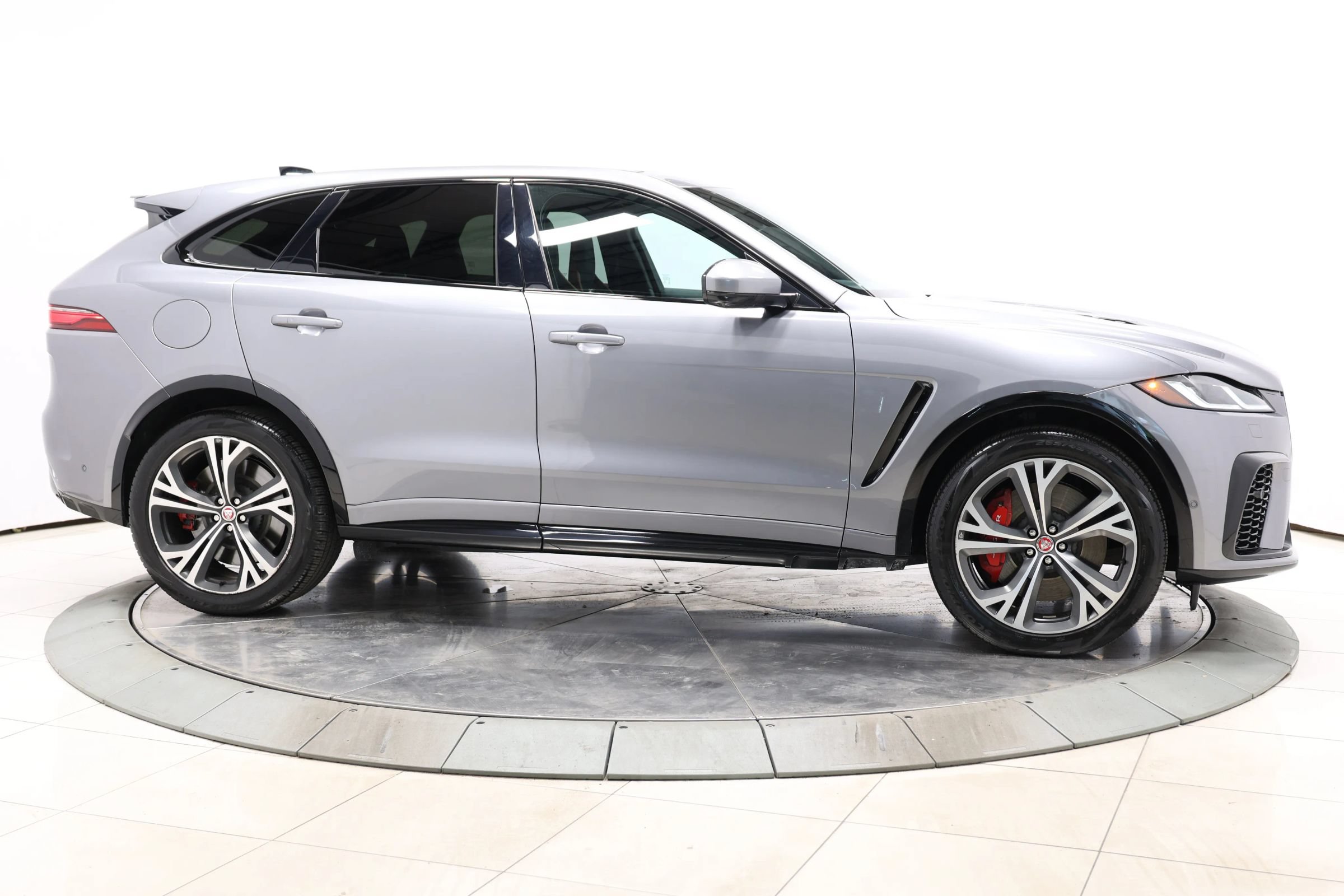 Used 2022 Jaguar F-PACE SVR AWD/4WD image 68