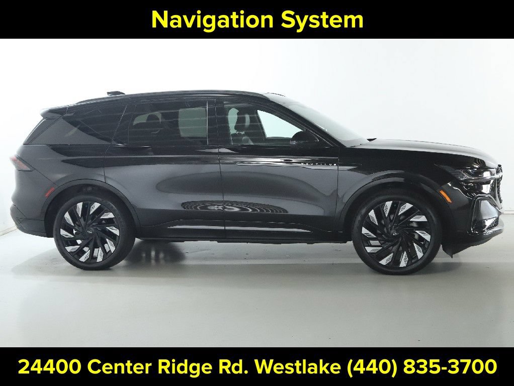 Certified 2025 Lincoln Nautilus Reserve w/ Jet Appearance Package AWD/4WD image 11