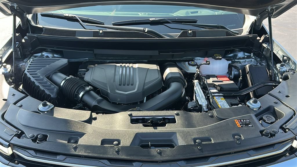 New 2027 Chevrolet Traverse LT w/ Sun and Wheel Package FWD image 32