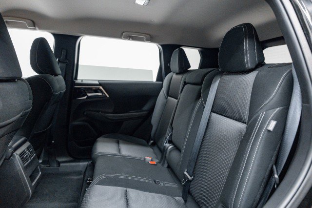 Used 2022 Mitsubishi Outlander ES image 26