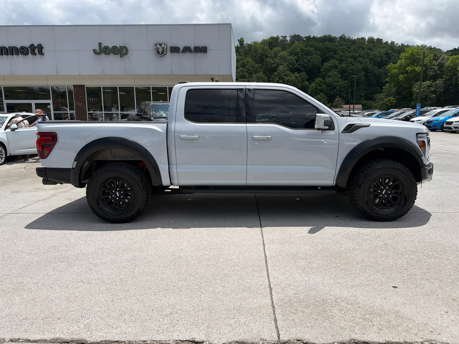 Used 2025 Ford F150 Raptor AWD/4WD image 5