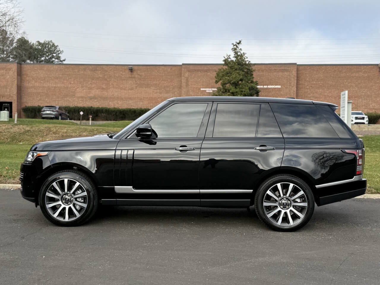 Used 2015 Land Rover Range Rover Autobiography image 7