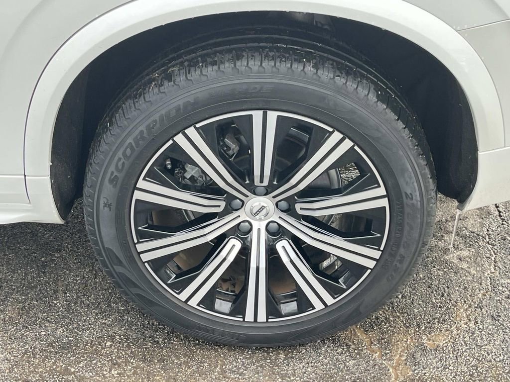 Used 2023 Volvo XC90 B6 Plus w/ Protection Package image 11