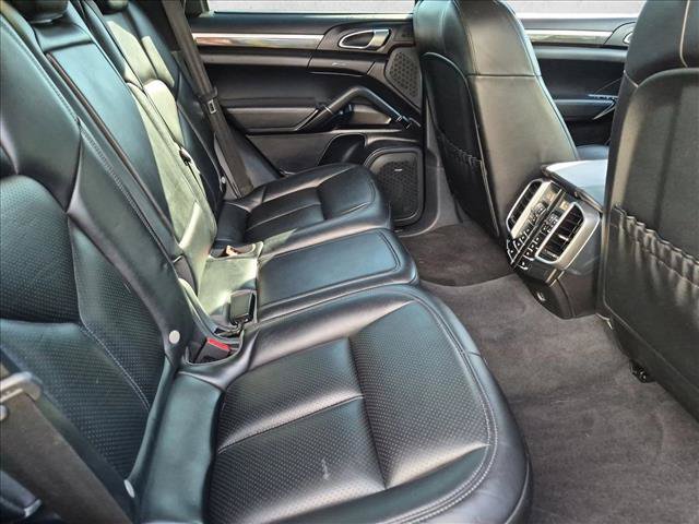 Used 2018 Porsche Cayenne Turbo AWD/4WD image 21