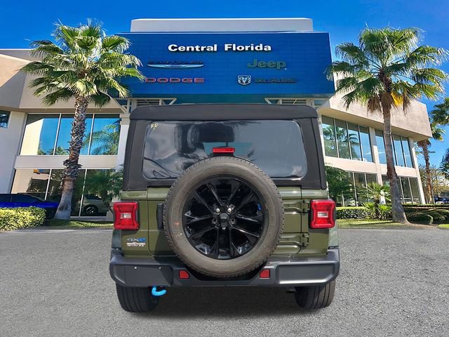 Used 2023 Jeep Wrangler Unlimited Sahara AWD/4WD image 6