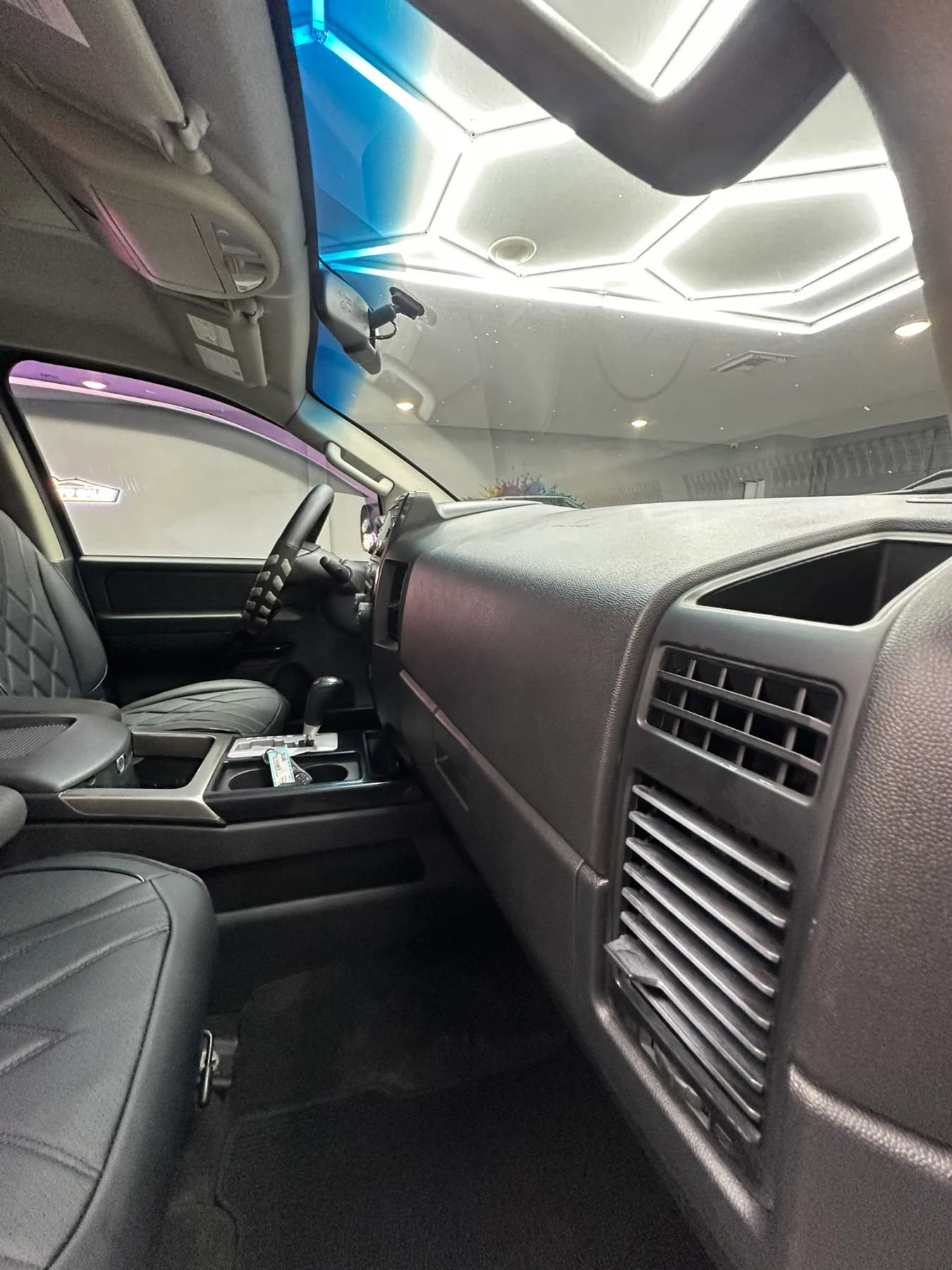 Used 2013 Nissan Titan SV w/ SV Value Truck Pkg image 29